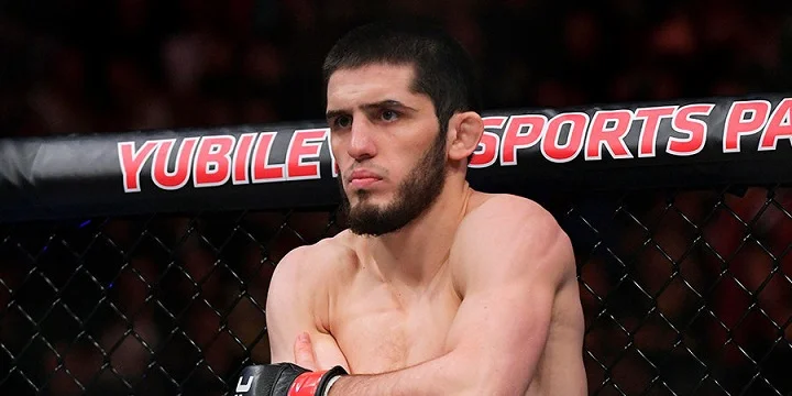 Махачев про второе место в рейтинге UFC: «Может, они хотят раскачать таким образом реванш с Волкановски»
