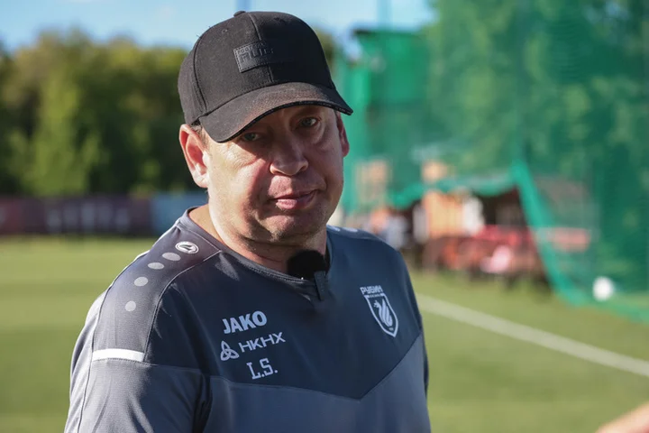 Леонид Слуцкий: «Нас занесли в фавориты, но по существу мы вместе работаем меньше двух недель. Из прошлого сезона остались только двое»