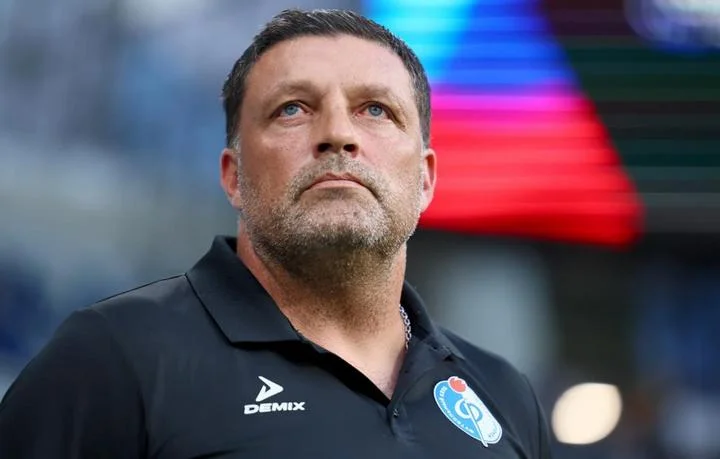 Юрий Семин: «В «Факеле» нужно убирать не тренера, а спортивного директора, генерального директора, начать жить по-новому» Юрий Семин: «В «Факеле» нужно убирать не тренера, а спортивного директора, генерального директора, начать жить по-новому»