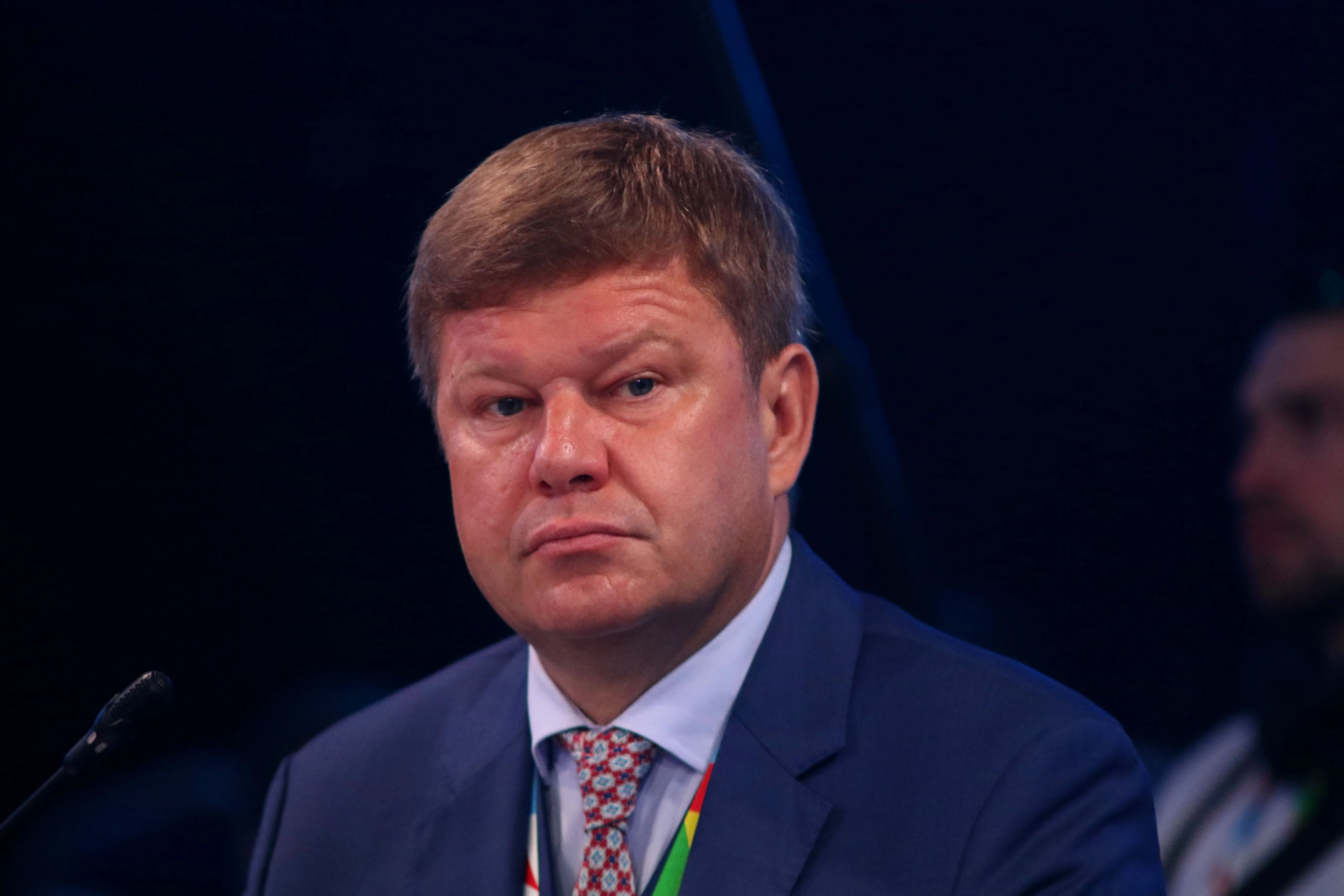 Губерниев: Гашек типичный мудак. Пусть вооружится клюшкой и нападет на Белый дом Губерниев: Гашек типичный мудак. Пусть вооружится клюшкой и нападет на Белый дом