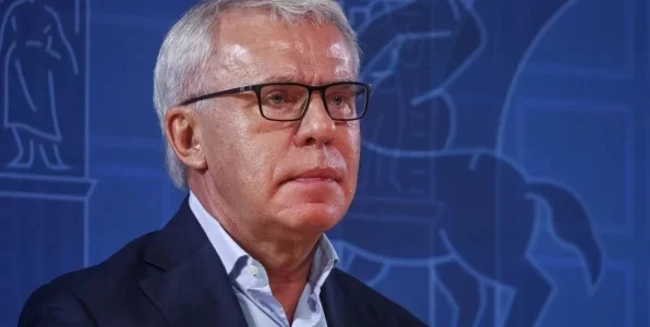 Фетисов упрекнул родителей Касаткиной: для нее поиграть в теннис это найти новую родину Фетисов упрекнул родителей Касаткиной: для нее поиграть в теннис это найти новую родину