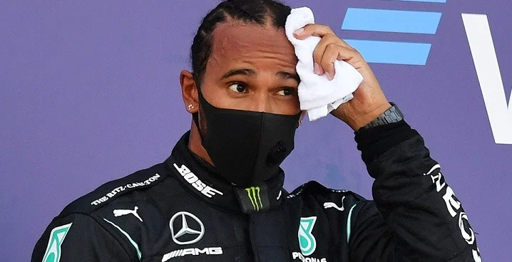 Хэмилтон обратился к болельщикам: «Пилот после аварии может попасть в больницу. И вы этому радуетесь?» Хэмилтон обратился к болельщикам: «Пилот после аварии может попасть в больницу. И вы этому радуетесь?»