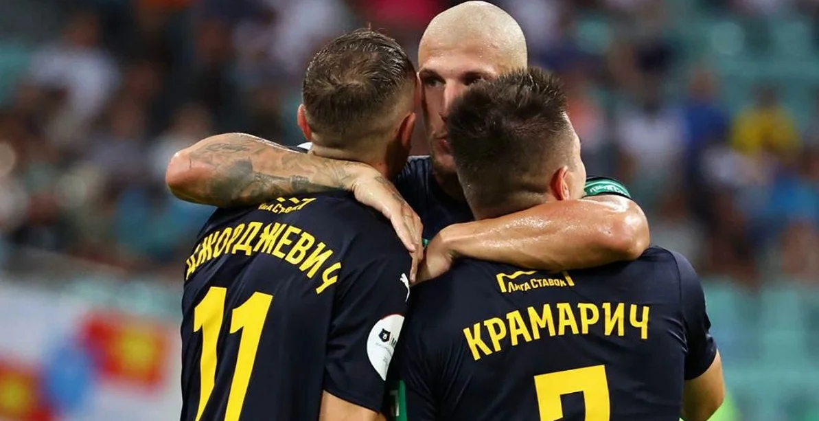 «Сочи» обыгрывает «Пари НН» 2:0 после первого тайма «Сочи» обыгрывает «Пари НН» 2:0 после первого тайма