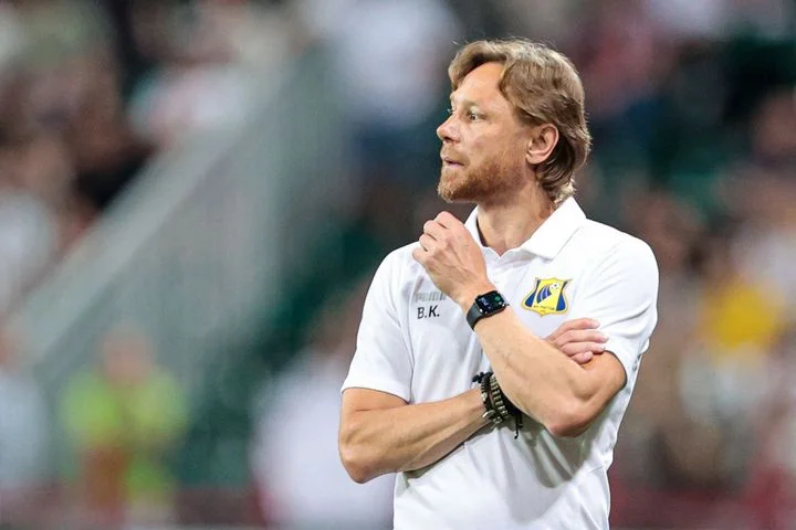Валерий Карпин про 1:0 с «Химками»: «Не все понравилось, результат на тоненького совсем. Точно связано с жарой, потому что все были вяленькие, причем обе команды» Валерий Карпин про 1:0 с «Химками»: «Не все понравилось, результат на тоненького совсем. Точно связано с жарой, потому что все были вяленькие, причем обе команды»