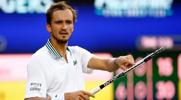 Медведев уступил Кириосу на US Open. Россиянин потеряет первую строчку рейтинга Медведев уступил Кириосу на US Open. Россиянин потеряет первую строчку рейтинга