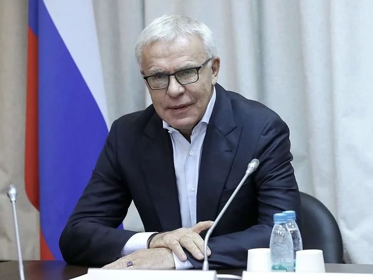 Олимпийский чемпион Васильев назвал Фетисова и Винер кандидатами на пост нового главы ОКР Олимпийский чемпион Васильев назвал Фетисова и Винер кандидатами на пост нового главы ОКР