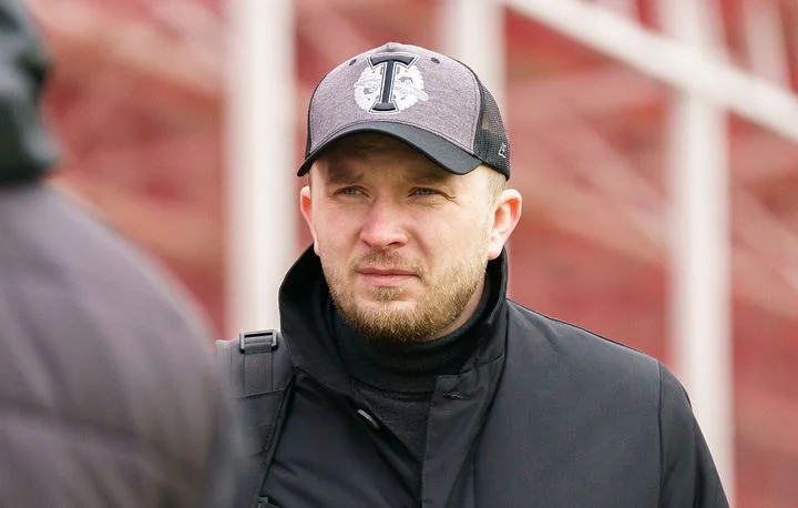Ярослав Савин о «Торпедо» через пять лет: «Клуб находится в верхней части таблицы и готово бороться за медали и титул» Ярослав Савин о «Торпедо» через пять лет: «Клуб находится в верхней части таблицы и готово бороться за медали и титул»
