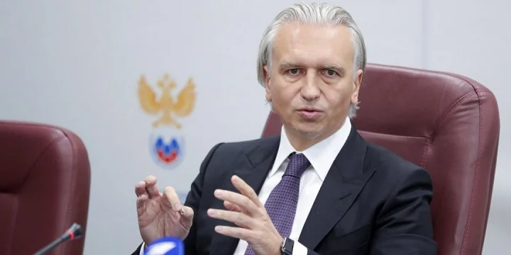 Дюков об изоляции российского футбола: «Все оставить и сконцентрироваться на нефтяной отрасли? А вы думаете, там все так радужно?» Дюков об изоляции российского футбола: «Все оставить и сконцентрироваться на нефтяной отрасли? А вы думаете, там все так радужно?»