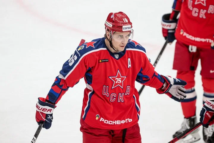 Сергей Плотников после 3:4 с «Ладой»: «Соперник играл в свой хоккей, а мы не делали те вещи, которые умеем» Сергей Плотников после 3:4 с «Ладой»: «Соперник играл в свой хоккей, а мы не делали те вещи, которые умеем»