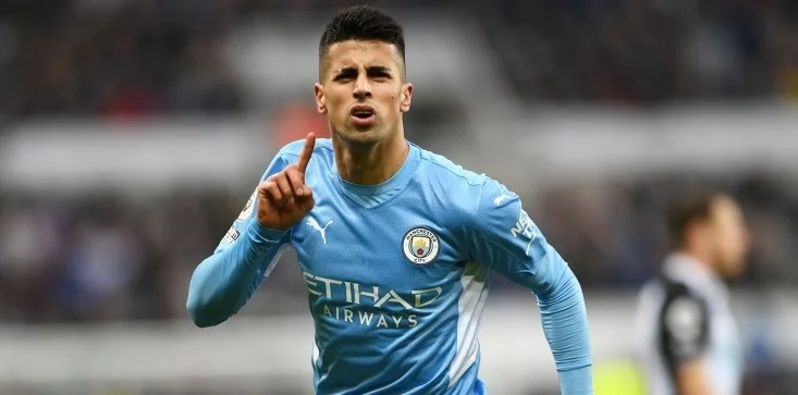 Канселу о смерти матери: «Навещаю ее могилу первым делом, возвращаясь в Португалию»