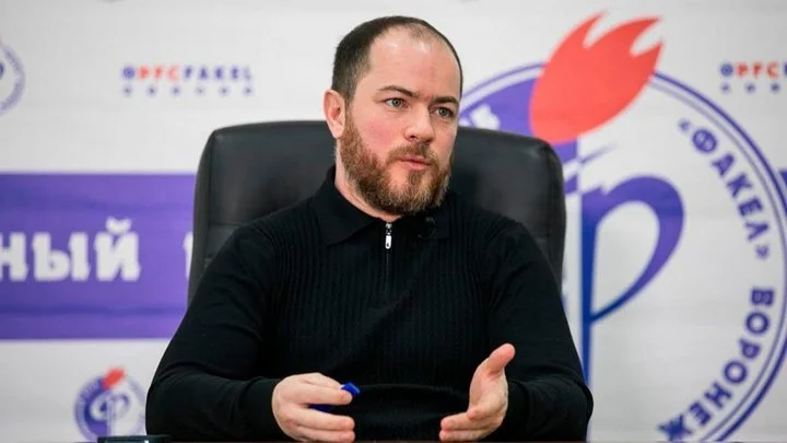 Гендиректор «Факела» Роман Асхабадзе объяснил, почему на новом стадионе будет искусственное покрытие Гендиректор «Факела» Роман Асхабадзе объяснил, почему на новом стадионе будет искусственное покрытие
