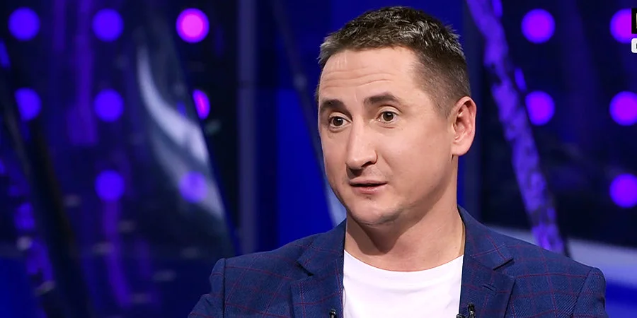 Быстров считает «Зенит» фаворитом матча со «Спартаком»: «Он играет при своих болельщиках – в Петербурге давно не было футбола» Быстров считает «Зенит» фаворитом матча со «Спартаком»: «Он играет при своих болельщиках – в Петербурге давно не было футбола»