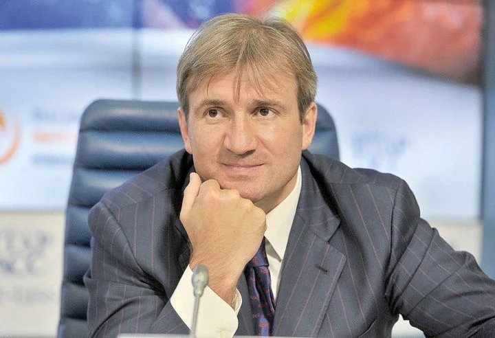 Гендиректор «Торпедо» Александр Харламов: «Мы делаем упор на детскую школу. Из года в год покупать игроков за 30-50-80 млн – это путь в никуда» Гендиректор «Торпедо» Александр Харламов: «Мы делаем упор на детскую школу. Из года в год покупать игроков за 30-50-80 млн – это путь в никуда»