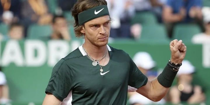 Рублев стал 11-м игроком, который смог повесить Джоковичу баранку