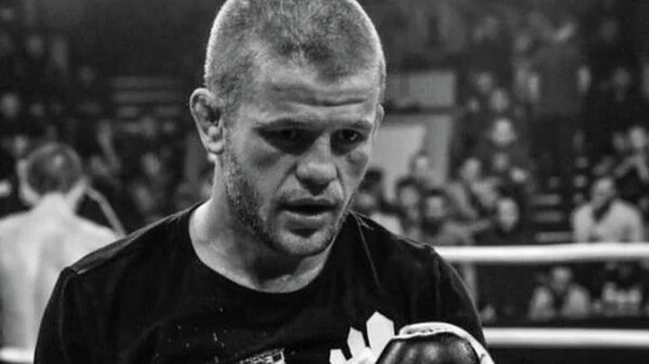 Умер боец ММА Александр Писарев — предварительно, от отравления арбузом Умер боец ММА Александр Писарев — предварительно, от отравления арбузом