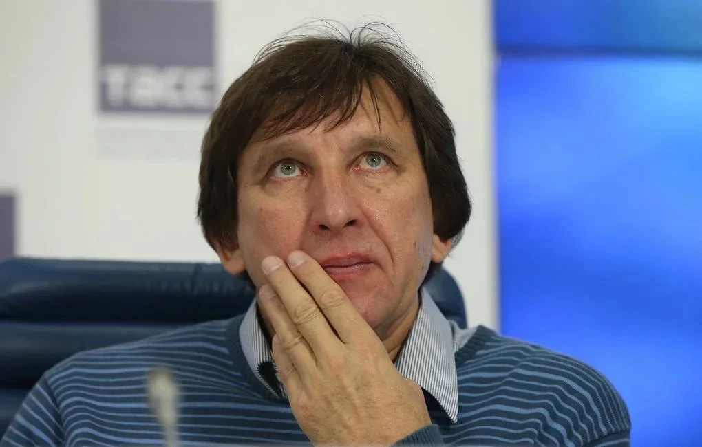 Сергей Хусаинов: «Зачем в ЭСК пригласили аргентинца? Чтобы он тоже оправдывал очевидные ошибки российских арбитров?» Сергей Хусаинов: «Зачем в ЭСК пригласили аргентинца? Чтобы он тоже оправдывал очевидные ошибки российских арбитров?»