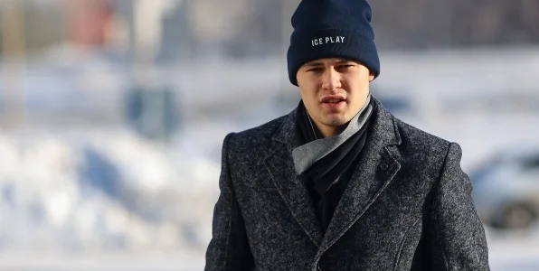 Форвард «Магнитки» Канцеров: «Маме купил новый телефон и подарил поездку в Питер на 8 март Форвард «Магнитки» Канцеров: «Маме купил новый телефон и подарил поездку в Питер на 8 март