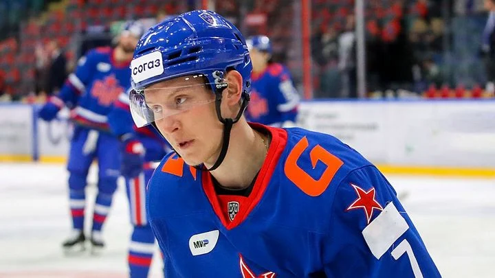 Василий Глотов после 2:1 с «Ладой»: «На что надежда в таком хоккее? Это ни себе, ни людям» Василий Глотов после 2:1 с «Ладой»: «На что надежда в таком хоккее? Это ни себе, ни людям»