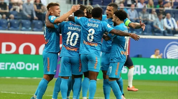 «Зенит» обыграл ЦСКА 2:1 в пятом туре РПЛ «Зенит» обыграл ЦСКА 2:1 в пятом туре РПЛ