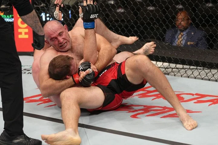 Боец UFC Алексей Олейник стал вторым в истории Боец UFC Алексей Олейник стал вторым в истории