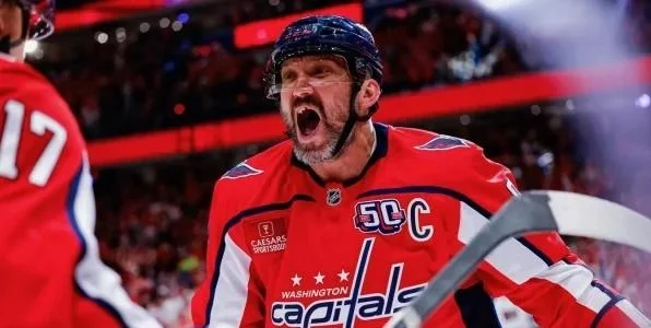 Робитайл: у меня до сих пор хранится клюшка Овечкина и фото, где он с моим сыном Робитайл: у меня до сих пор хранится клюшка Овечкина и фото, где он с моим сыном