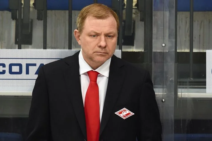 Алексей Жамнов после 1:3 от «Сибири»: «В нападении не было хитрости, не держали шайбу в зоне атаки» Алексей Жамнов после 1:3 от «Сибири»: «В нападении не было хитрости, не держали шайбу в зоне атаки»