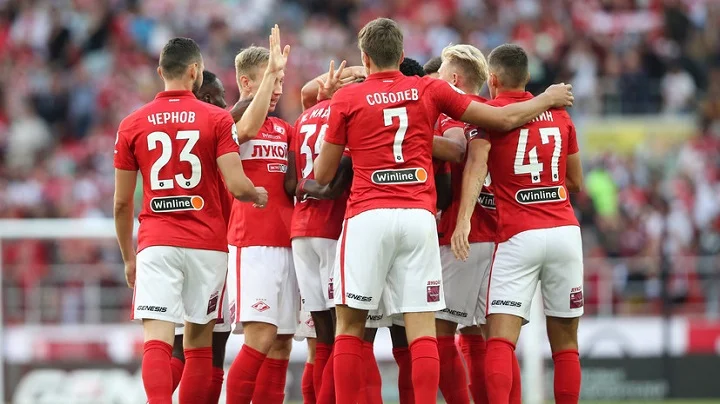«Спартак» обыграл «Торпедо», доигрывая матч вдевятером «Спартак» обыграл «Торпедо», доигрывая матч вдевятером