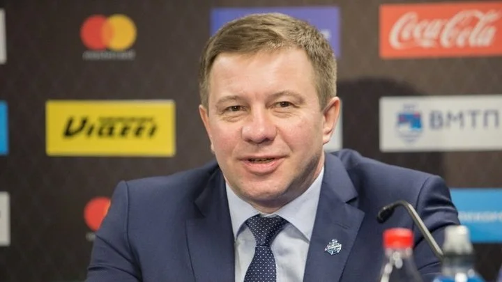 Тренер «Нефтехимика» Олег Леонтьев: «Когда больше игр, получаешь больше информации о команде и игроках. Чемпионат становится интересней для зрителей» Тренер «Нефтехимика» Олег Леонтьев: «Когда больше игр, получаешь больше информации о команде и игроках. Чемпионат становится интересней для зрителей»