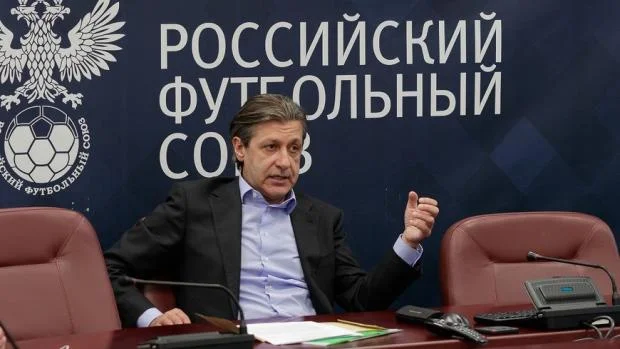 Хачатурянц после матча «Химки» - «Крылья Советов»: «Санкции в отношении судей неизбежны» Хачатурянц после матча «Химки» - «Крылья Советов»: «Санкции в отношении судей неизбежны»