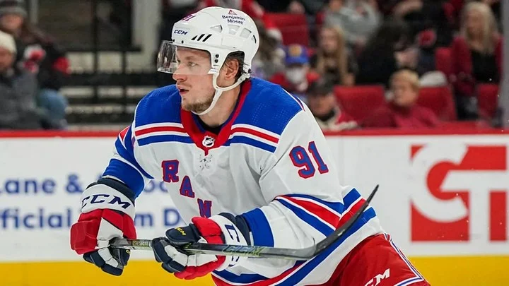 Форвард «Рейнджерс» Владимир Тарасенко набрал два очка в первом матче против своей бывшей команды