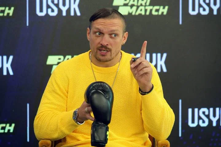 Александр Усик: «Если ты хочешь побеждать, недостаточно спортивных тренировок. Нужно выходить на уровень Илона Маска с космосом» Александр Усик: «Если ты хочешь побеждать, недостаточно спортивных тренировок. Нужно выходить на уровень Илона Маска с космосом»