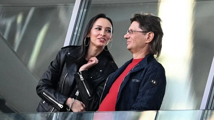 Зарема Салихова: «Относимся к Суперкубку России как к гастролям. Нас же вместо группы «Руки вверх» туда «пригласили». Квинси и Шамар разучивают слова песни «Потому что есть Алешка у тебя» Зарема Салихова: «Относимся к Суперкубку России как к гастролям. Нас же вместо группы «Руки вверх» туда «пригласили». Квинси и Шамар разучивают слова песни «Потому что есть Алешка у тебя»