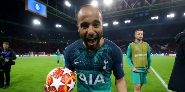 Сказка, в которой мы живем. Моура сломил героический «Аякс»