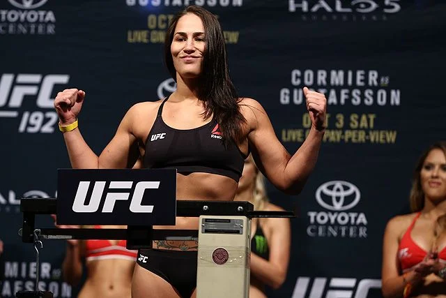 Калиндра Фария - Джессика Ай. Прогноз и ставки на бой UFC (15.01.2018)