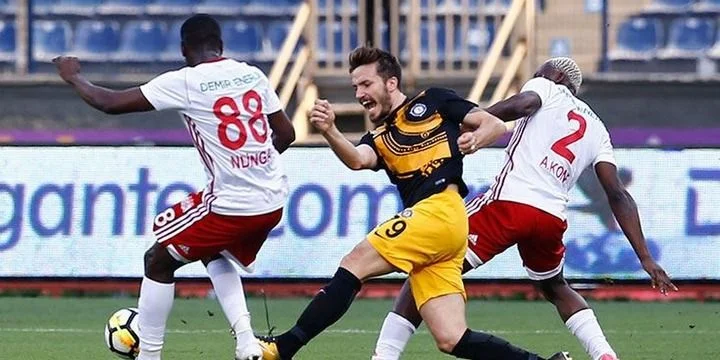 «Сивасспор» - «Османлыспор» «Сивасспор» - «Османлыспор»