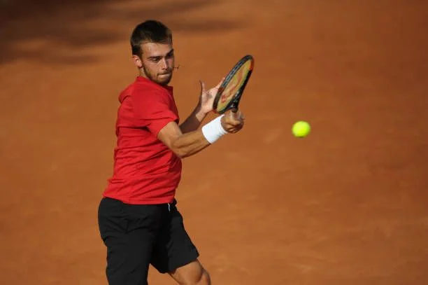 Элиас Имер - Бенжамин Бонзи. Прогноз на матч ATP Ренн (15 сентября 2021 года)
Элиас Имер - Бенжамин Бонзи. Прогноз на матч ATP Ренн (15 сентября 2021 года)