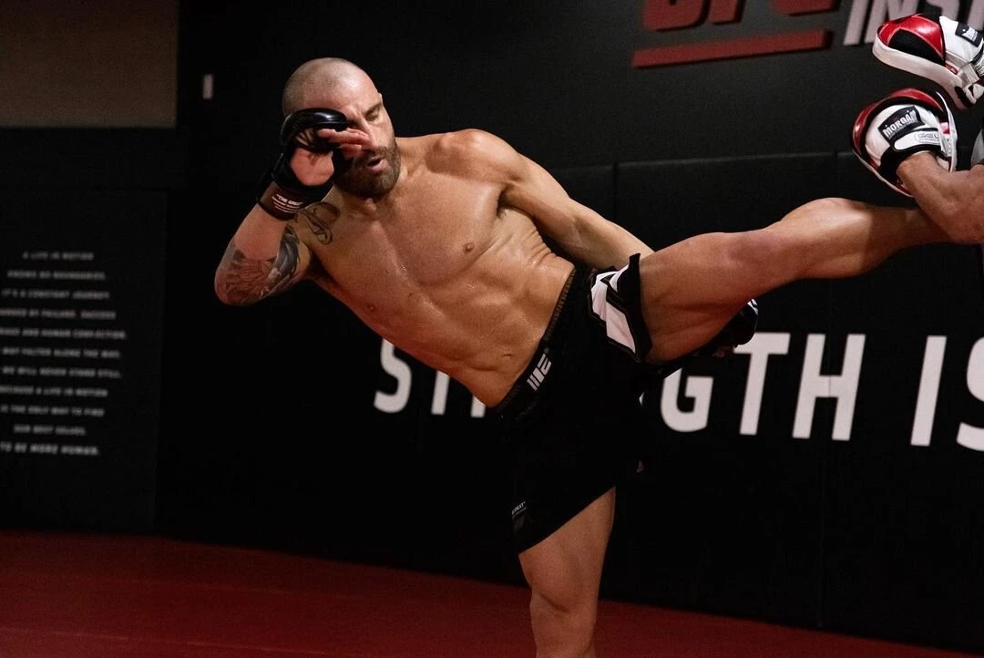Александр Волкановски — Брайан Ортега. Прогноз на UFC (26 сентября 2021 года)