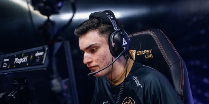 Fnatic - Ninjas in Pyjamas Fnatic - Ninjas in Pyjamas