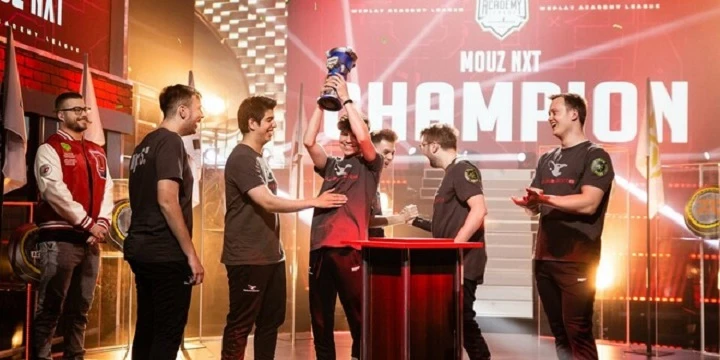 Eternal Fire Academy — MOUZ NXT. Прогноз на матч CS:GO (4 января 2022 года) Eternal Fire Academy — MOUZ NXT. Прогноз на матч CS:GO (4 января 2022 года)