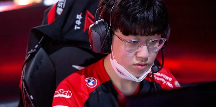 Fnatic — T1. Прогноз (кф 2.11) на матч Dota 2 (19 января 2022 года) Fnatic — T1. Прогноз (кф 2.11) на матч Dota 2 (19 января 2022 года)