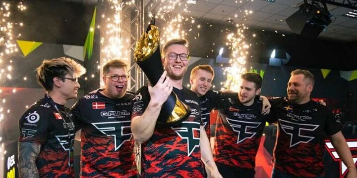 FaZe Clan — Na'Vi. Прогноз на матч CS:GO (17 июня 2022 года) FaZe Clan — Na'Vi. Прогноз на матч CS:GO (17 июня 2022 года)