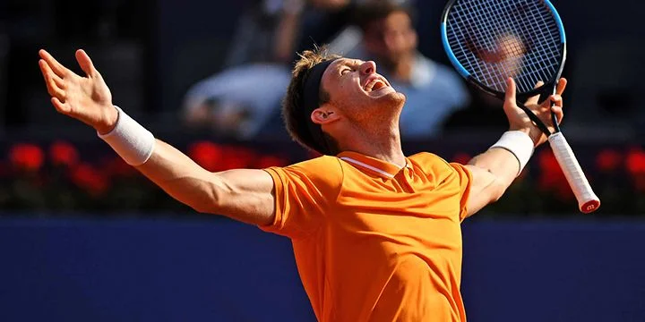 Альберт Рамос-Винолас — Николас Харри. Прогноз на матч ATP Гштад (22 июля 2022 года)
Альберт Рамос-Винолас — Николас Харри. Прогноз на матч ATP Гштад (22 июля 2022 года)
