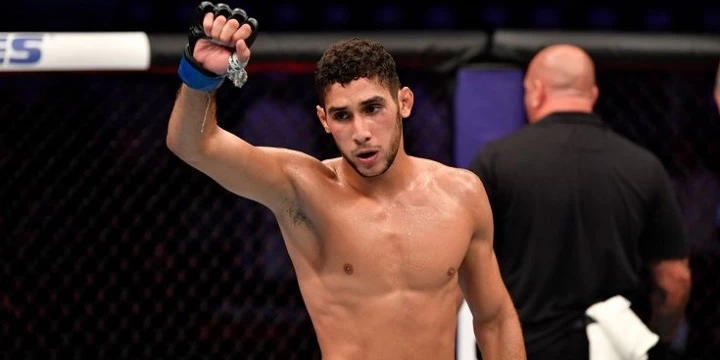 Фарес Зиам — Михал Фигляк. Прогноз (кф 2.52) на UFC (3 сентября 2022 года) Фарес Зиам — Михал Фигляк. Прогноз (кф 2.52) на UFC (3 сентября 2022 года)