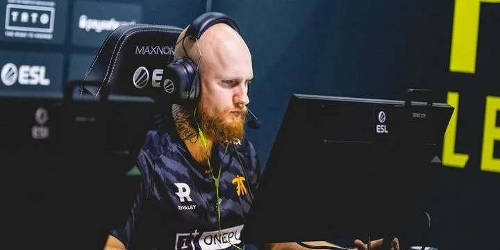 Fnatic - Team Liquid Fnatic - Team Liquid