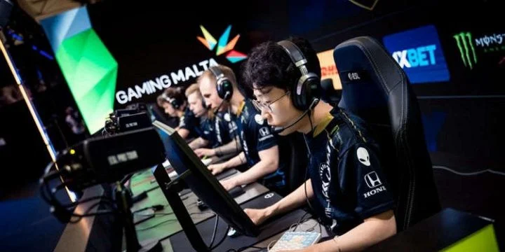 Cloud9 — Liquid. Прогноз на матч CS:GO (1 октября 2022 года) Cloud9 — Liquid. Прогноз на матч CS:GO (1 октября 2022 года)