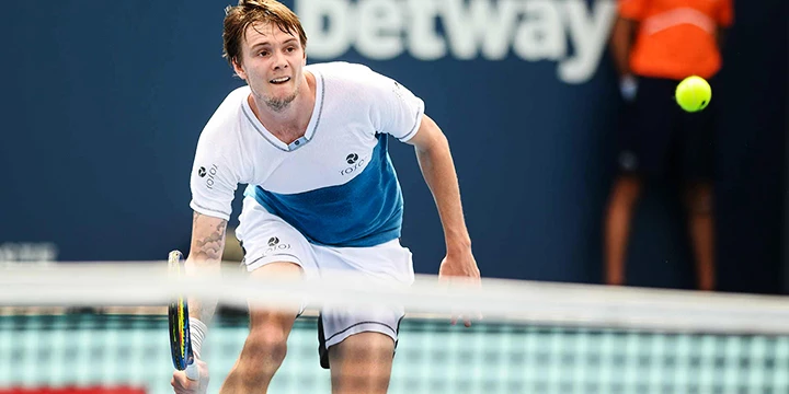Грегуар Баррер — Александр Бублик. Прогноз на матч ATP Монпелье (8 февраля 2023 года)
Грегуар Баррер — Александр Бублик. Прогноз на матч ATP Монпелье (8 февраля 2023 года)