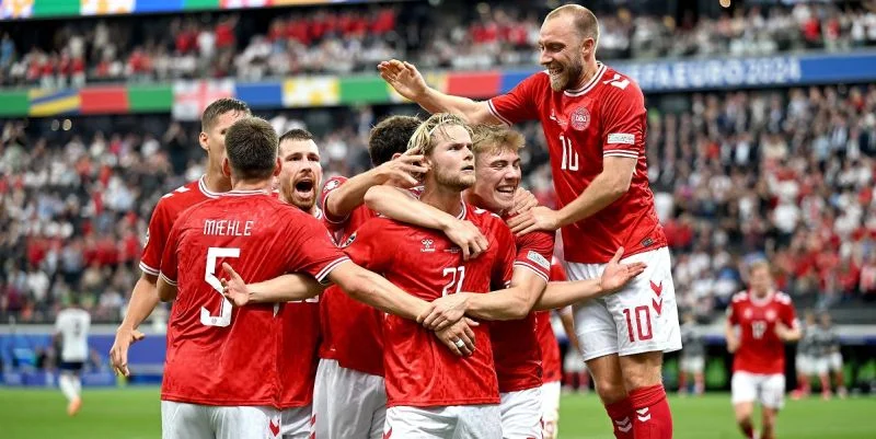 Дания — Сербия. Прогноз (кф 4.10) и ставки на матч чемпионата Европы (25 июня 2024 года) Дания — Сербия. Прогноз (кф 4.10) и ставки на матч чемпионата Европы (25 июня 2024 года)