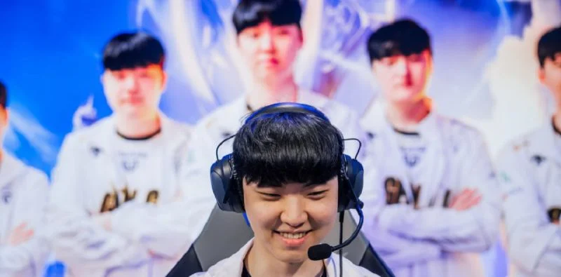 Dplus KIA — Top Esports. Прогноз и ставки на матч Worlds 2024 (10 октября 2024 года) Dplus KIA — Top Esports. Прогноз и ставки на матч Worlds 2024 (10 октября 2024 года)