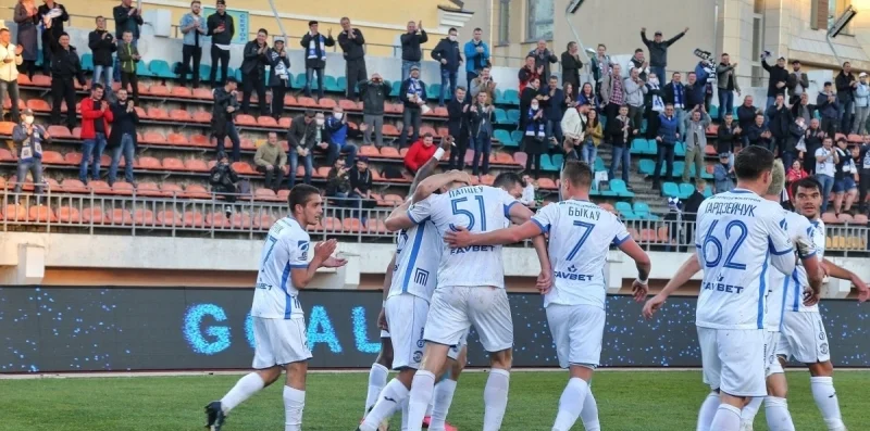 Динамо Брест – Торпедо-БелАЗ прогноз (кф. 2.55) и ставки на матч Кубка Беларуси (2 марта 2025 года) Динамо Брест – Торпедо-БелАЗ прогноз (кф. 2.55) и ставки на матч Кубка Беларуси (2 марта 2025 года)