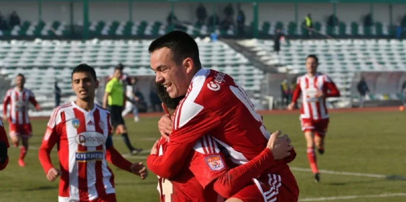 УТА Арад — Динамо Бухарест: прогноз (кф. 2.13) и ставки на матч чемпионата Румынии (10 марта 2025 года) УТА Арад — Динамо Бухарест: прогноз (кф. 2.13) и ставки на матч чемпионата Румынии (10 марта 2025 года)
